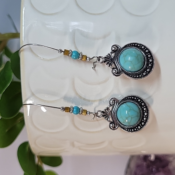 🔥LAST PAIR🔥 Howlite Medallion Dainty Wire Drop Earrings - Picture 4 of 6